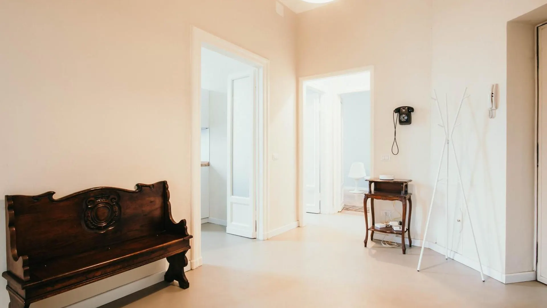 Appartamento Papiniano - Lakeside L&B Milano 0*,  Italien