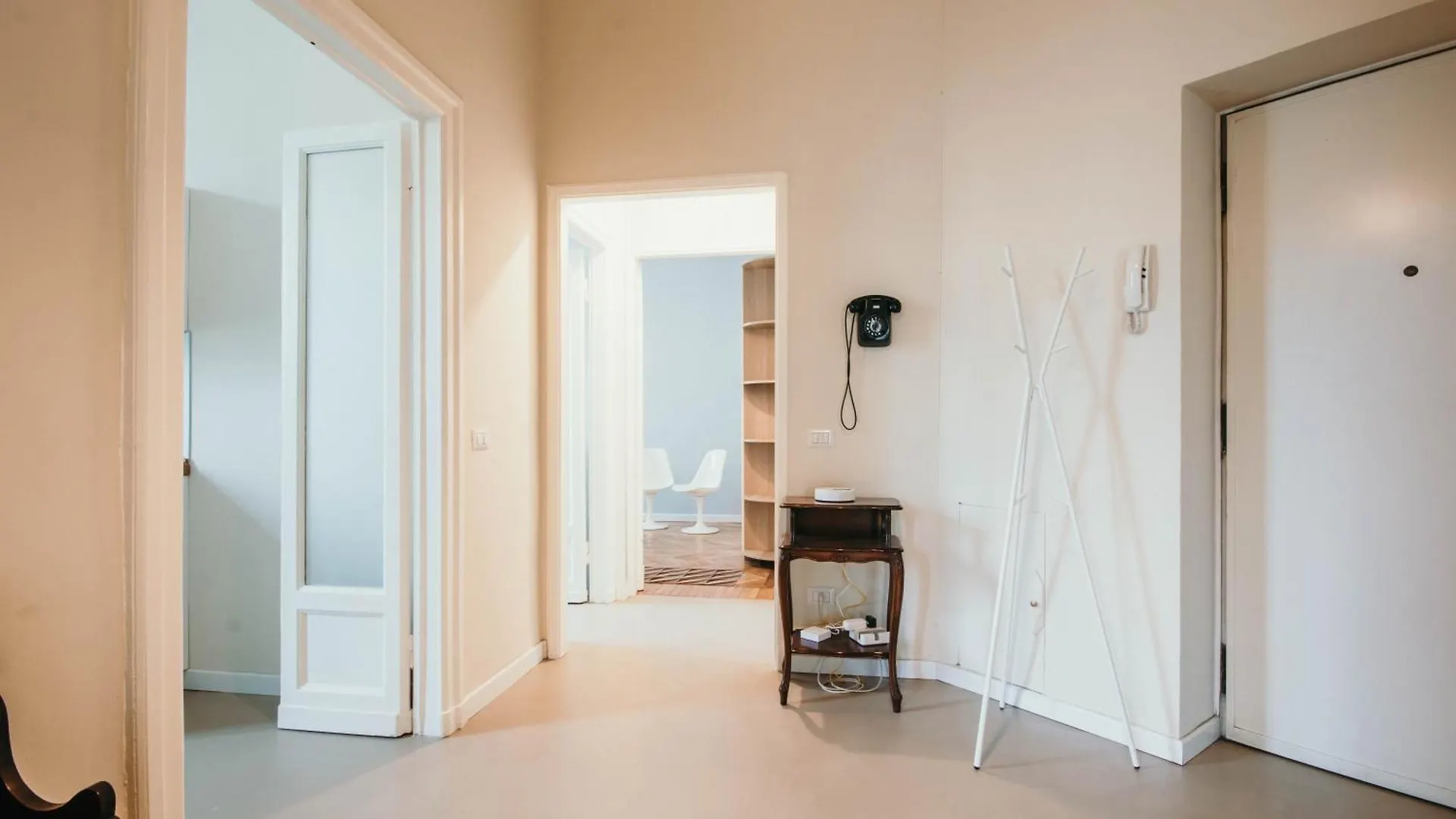 Appartamento Papiniano - Lakeside L&B Milano Lägenhet